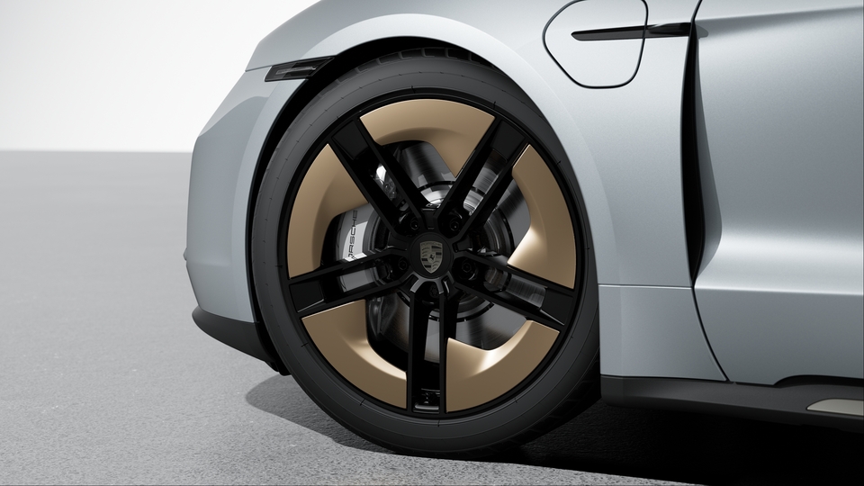 21-inch Taycan Exclusive Design Wheels painted in Black (high-gloss) with Aeroblades