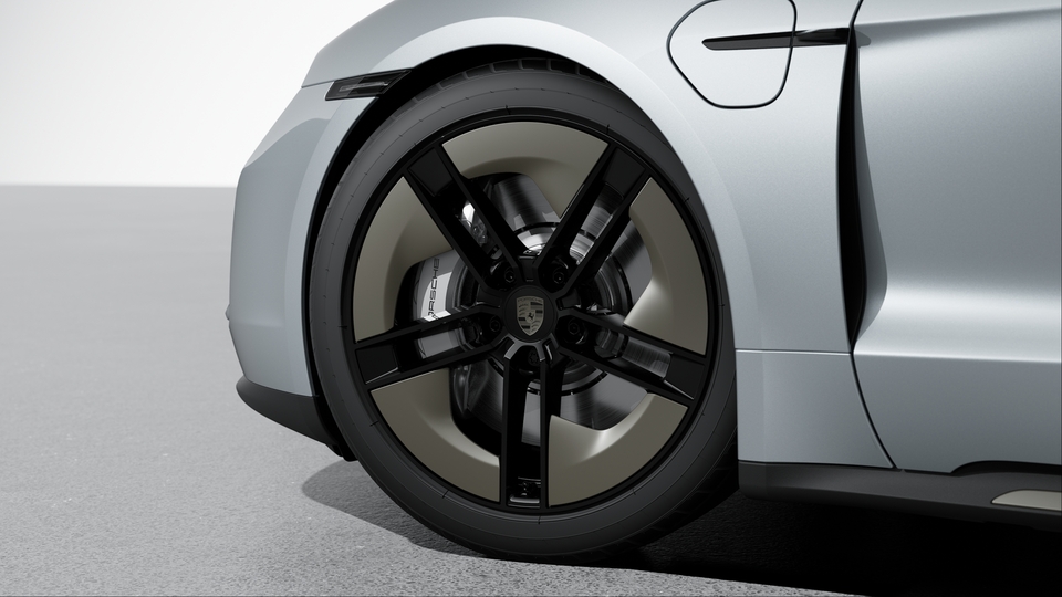 21-inch Taycan Exclusive Design Wheels fully painted in Black (high-gloss) with Aeroblades