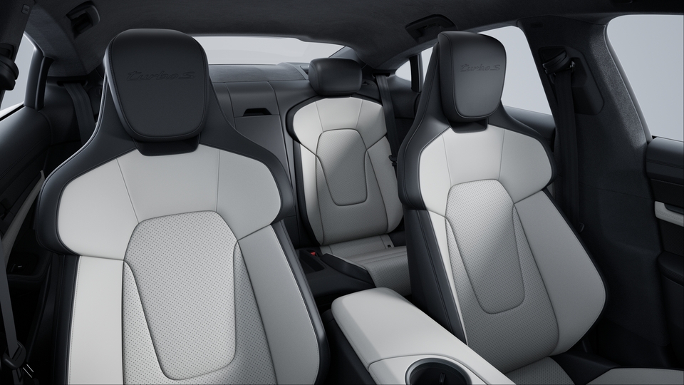 Leather Interior in Black / Chalk