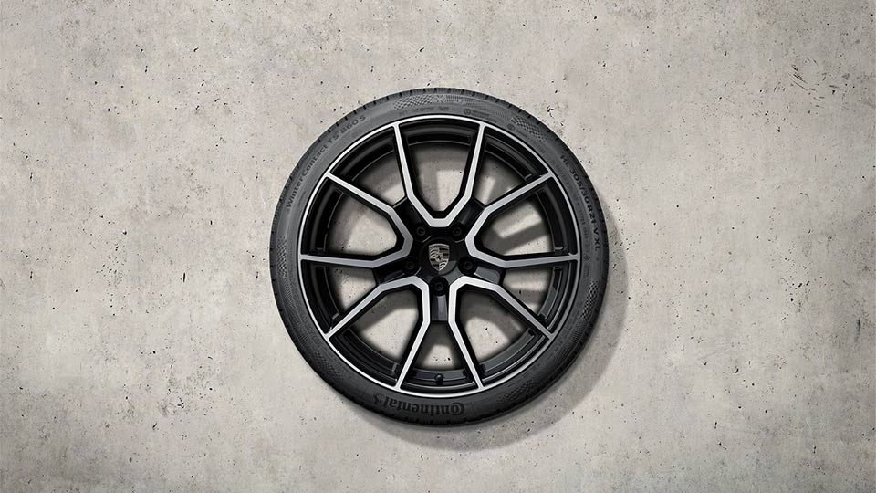 Комплект 21-дюймовых зимних колес RS Spyder Design с дисками, окрашенными в черный (глянцевый) цвет