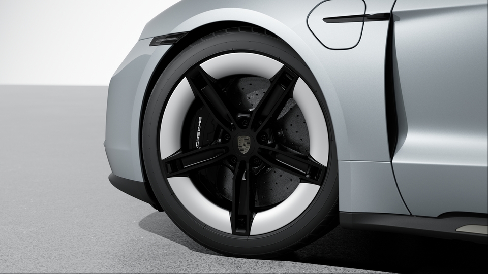 Porsche Ceramic Composite Brake (PCCB) with Brake Calipers painted in Black (high-gloss)