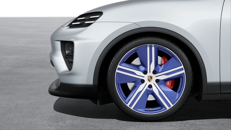 Wheels painted in deviating exterior colour