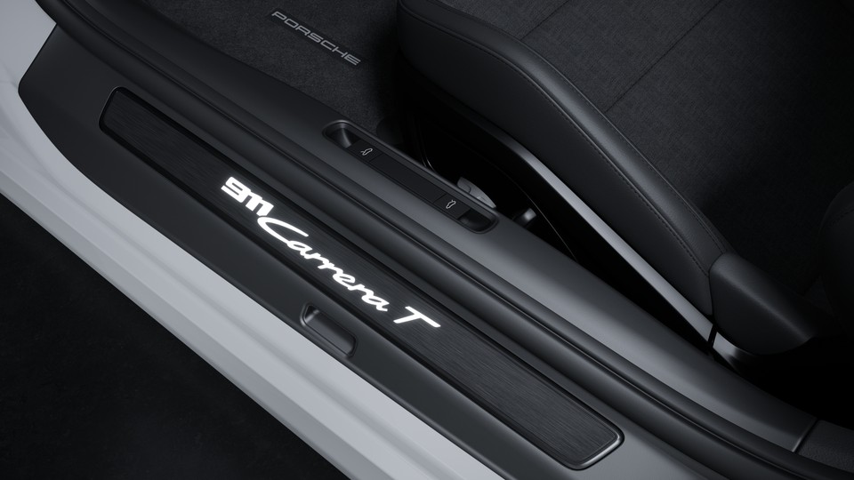 Door sill guards brushed aluminium in Black, illuminated