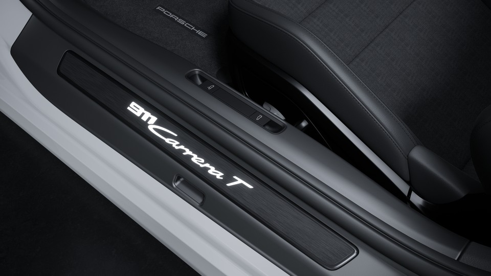 Door sill guards brushed aluminium in Black, illuminated