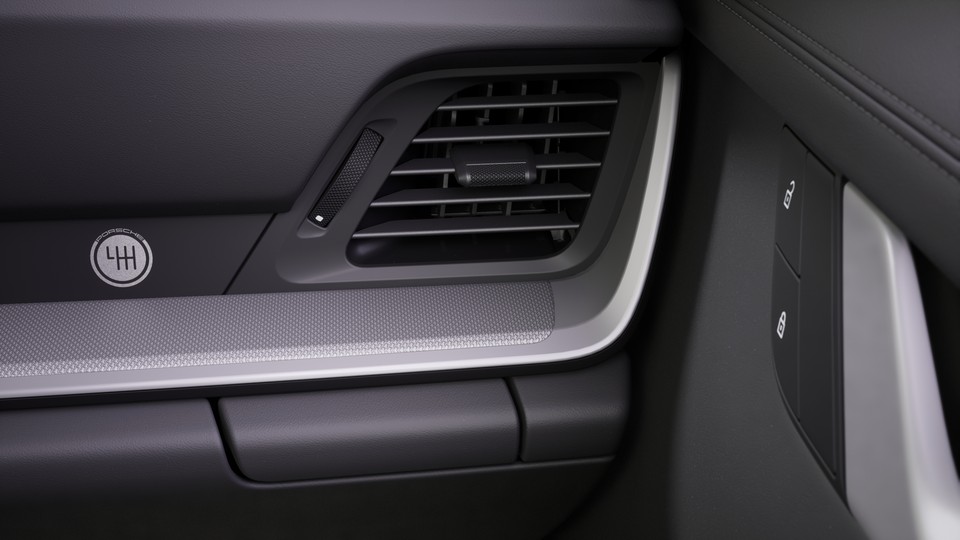Passenger Cupholder Trim in Leather