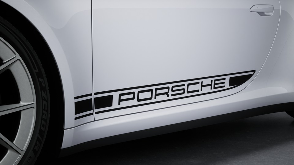 Porsche logotips uz sāniem melnā krāsā