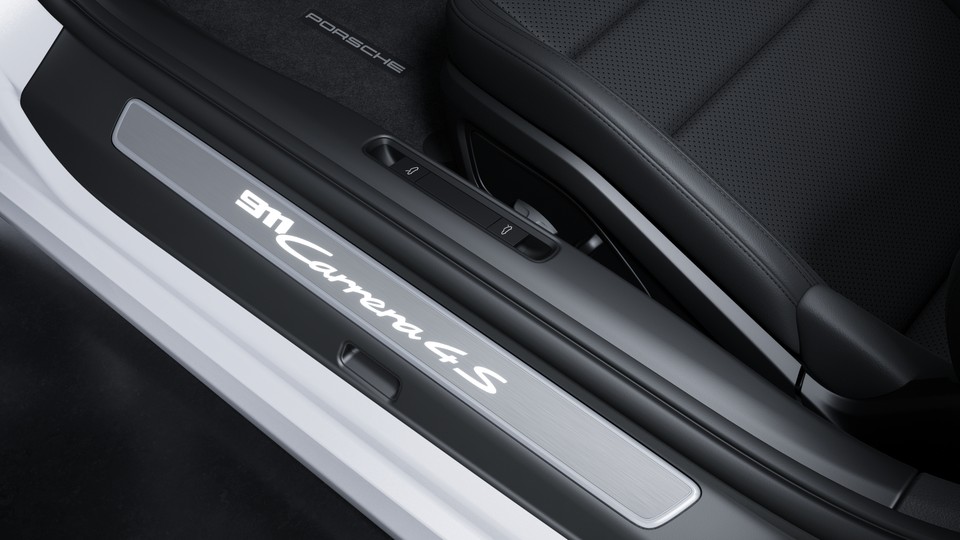 Door-Sill Guards in Dark Silver Brushed Aluminum, Illuminated