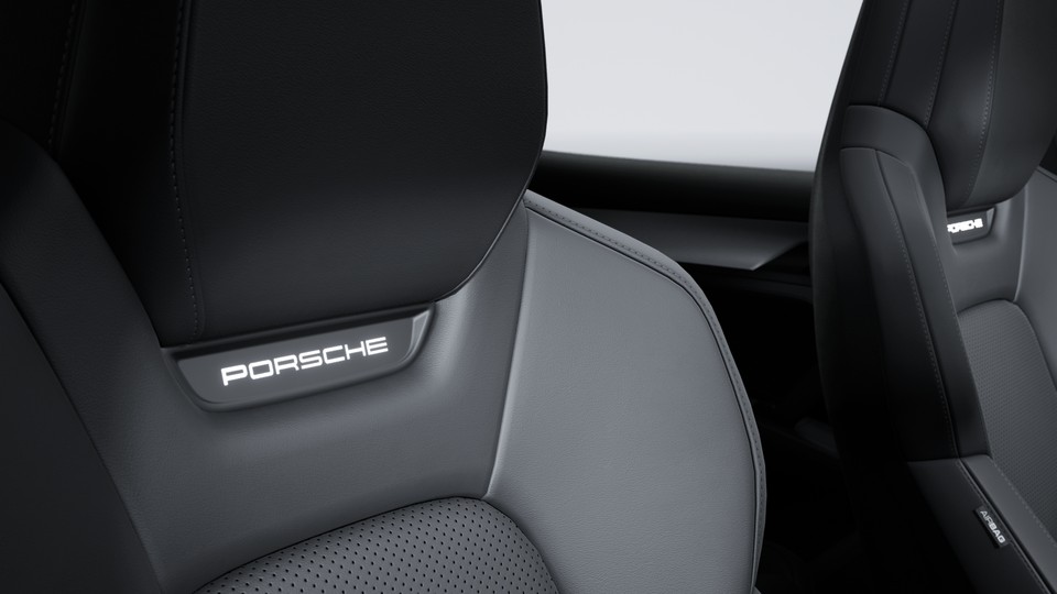 „PORSCHE" Schriftzug Vordersitze, beleuchtet