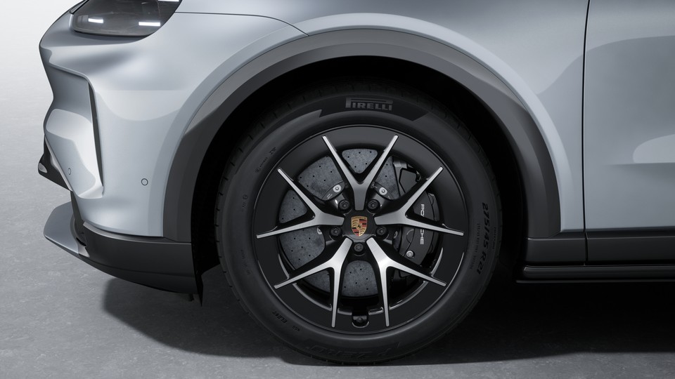 Porsche Ceramic Composite Brake (PCCB) s brzdovými třmeny provedenými v černé barvě (vysoký lesk)