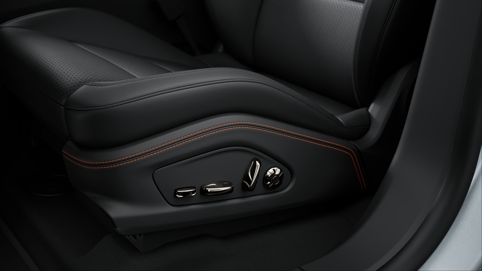 Seat consoles leather with coloured decorative stitching