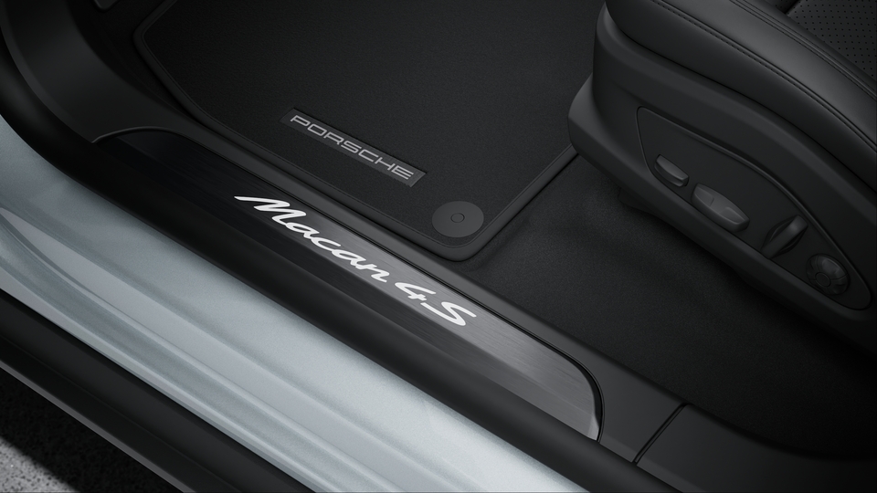 Door-Sill Guards in Black Brushed Aluminum, Illuminated