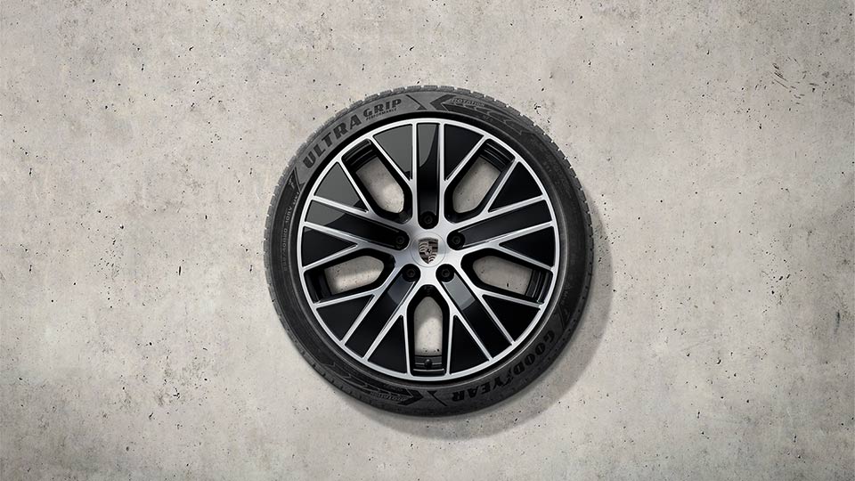 20-inch Taycan Turbo Aero winter wheel-and-tyre set