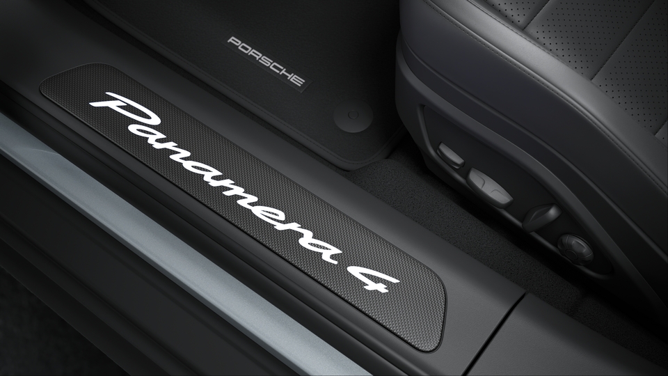 Door-Sill Guards in Matte Carbon Fiber, Illuminated i.c.w. Inner Door-Sill Guards in Leather