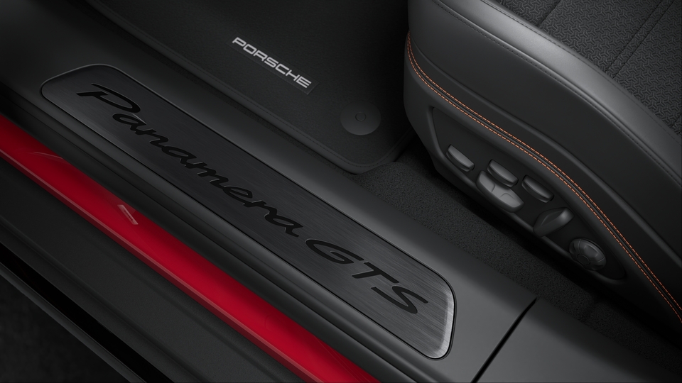 Seat Consoles in Leather