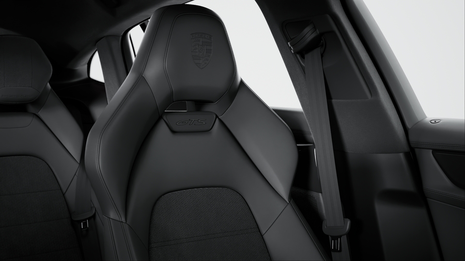 Porsche Crest on Headrests (Front and Rear) i.c.w. Rear Comfort Pillows
